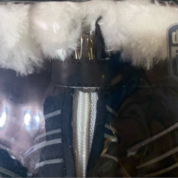 Brand new winter dog  booties - Picture 3 of 4